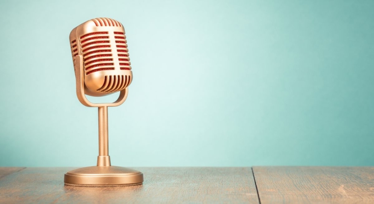 Mikrofon Podcast Foto iStock BrAt_PiKaChU